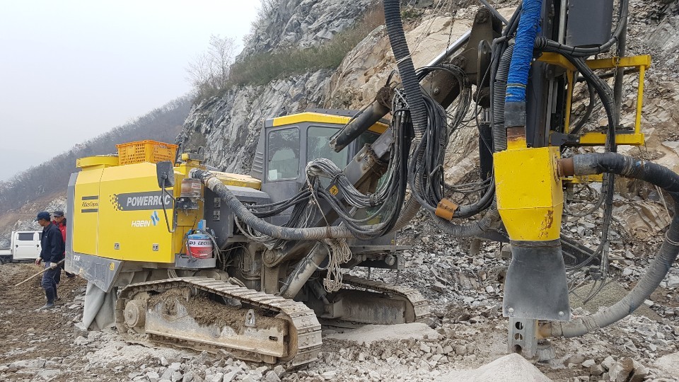 2017 اطلس كوبكو POWERROC T35-17950449