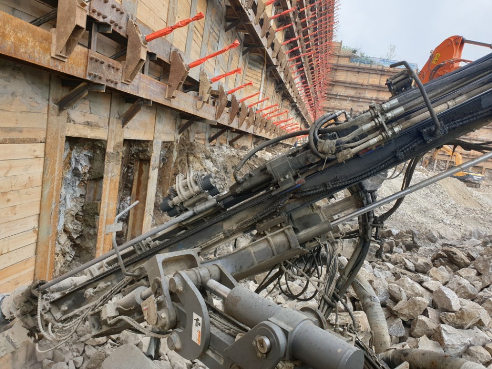 2013 Everdigm ECD45-17950408