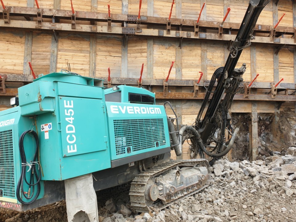 2013 Everdigm ECD45-17950406