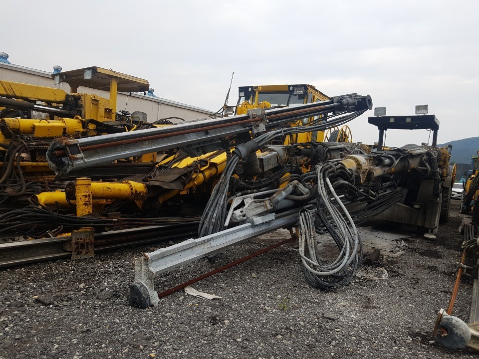 2004 اطلس كوبكو ROCKET BOOMER L2C-17951417