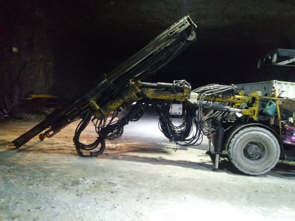 2005 اطلس كوبكو Rocket boomer M2D-17947965