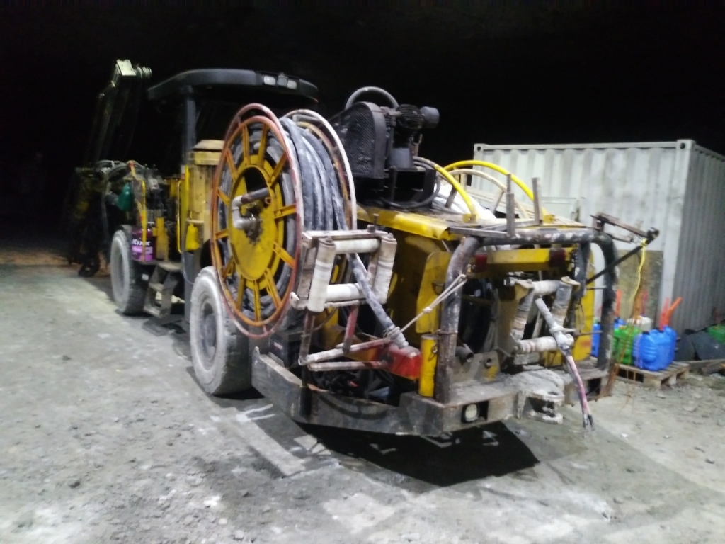 2005 اطلس كوبكو Rocket boomer M2D-17947967