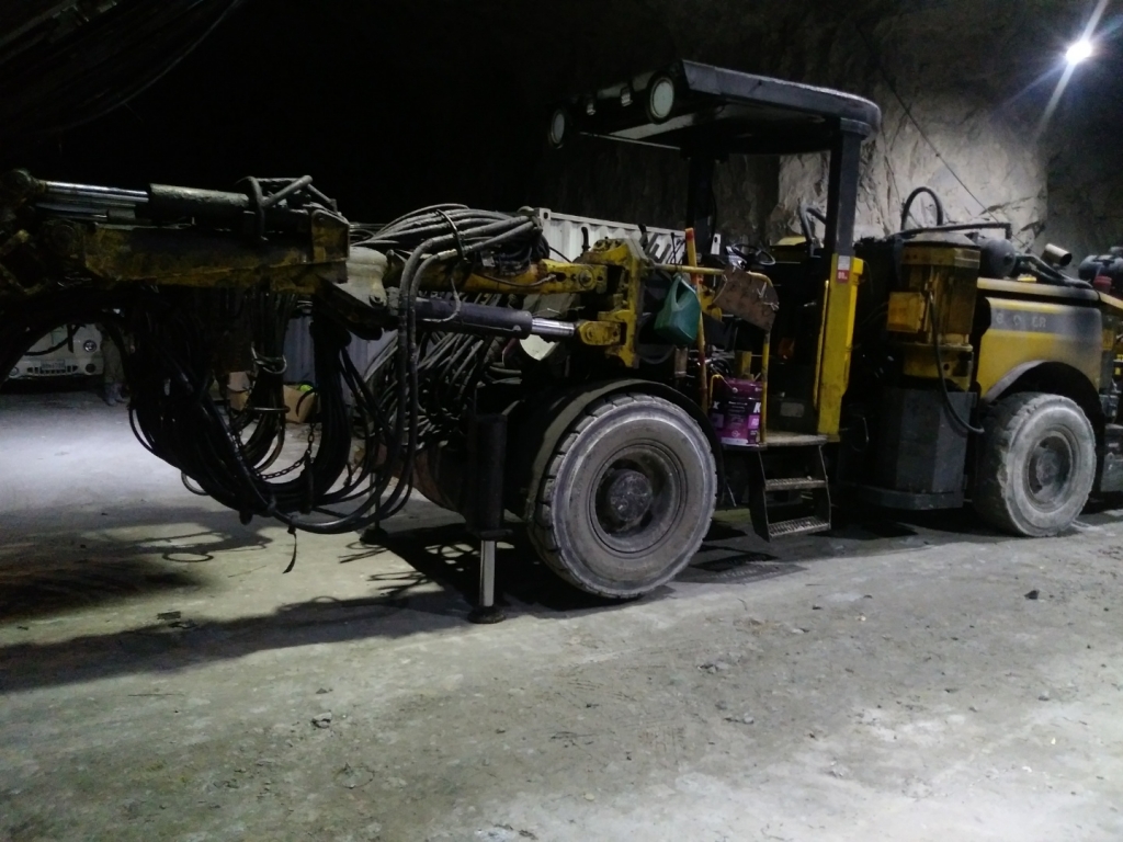 2005 اطلس كوبكو Rocket boomer M2D-17947968